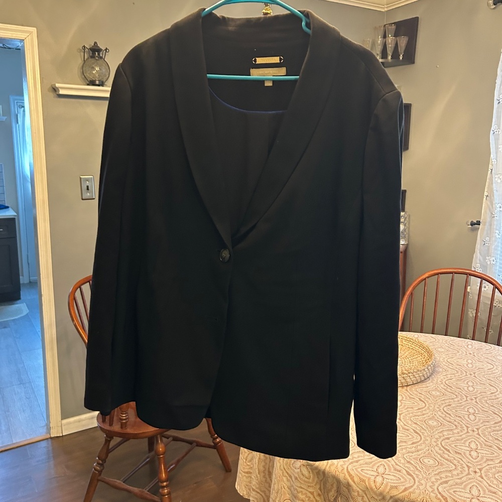 Blazer - Picture 2 of 3